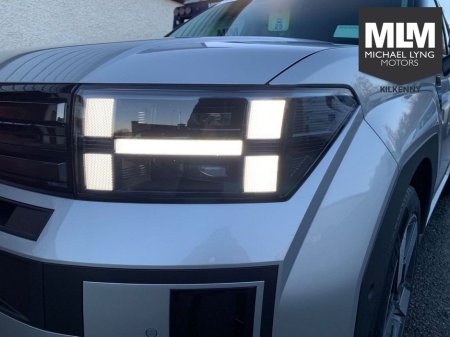 2024 Hyundai Santa Fe PHEV Premium 1.6 €54,995 thumbnail