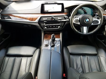 2019 BMW 5 Series - thumbnail 4