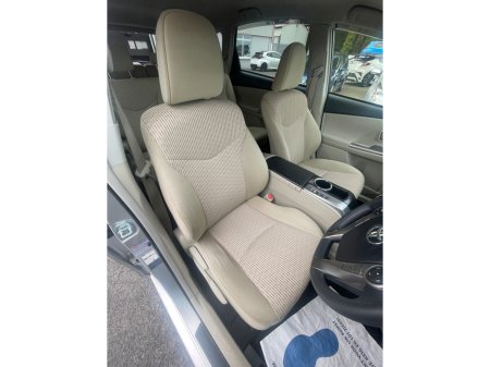 2015 Toyota Prius Alpha - thumbnail 14