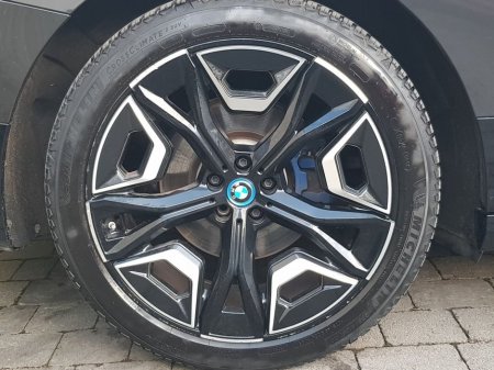 2023 BMW iX xDrive40 M Sport €57,995 thumbnail