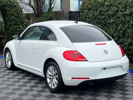 2014 Volkswagen Beetle DESIGN 1.2 TSI // LEATHER HEATED SEATS // PARKING SENSORS // 17" ALLOYS €11,950 thumbnail