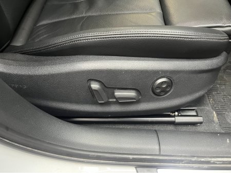 2020 Audi A3 €21950! 2020 AUDI A3 SPORT TFSI  1.4 / CRUISE CONTROL / REVERSE CAMERA / ELECTRIC HEATED SEATS AND MORE €21,950 thumbnail