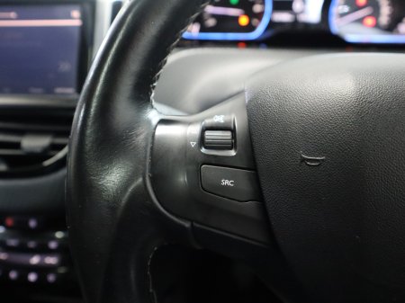 2018 Peugeot 2008 - thumbnail 15