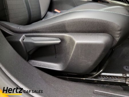 2023 Peugeot 2008 - thumbnail 19