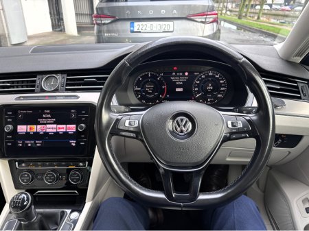 2019 Volkswagen Passat R-LINE 2.0 TDI MANUAL 150HP 4DR €23,950 thumbnail