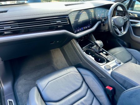 2023 Volkswagen Touareg - thumbnail 10