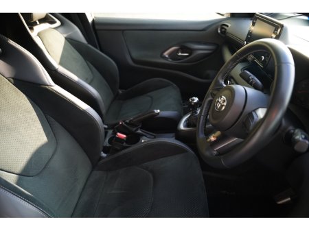 2020 Toyota Yaris - thumbnail 12