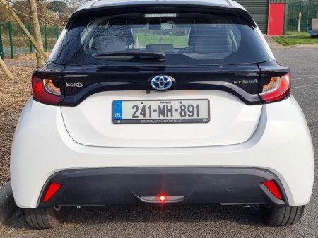 2024 Toyota Yaris - thumbnail 5