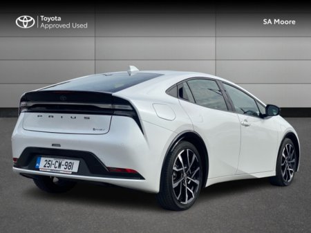 2025 Toyota Prius PLUG-IN HYBRID with LEATHER €38,250