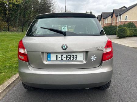 2011 Skoda Fabia - thumbnail 5