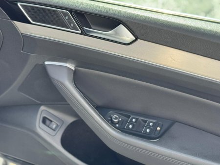 2016 Volkswagen Passat - thumbnail 26