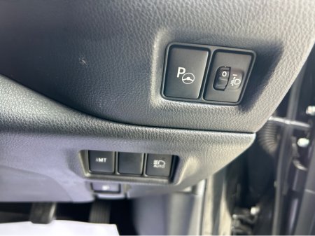 2018 Toyota C-HR - thumbnail 13