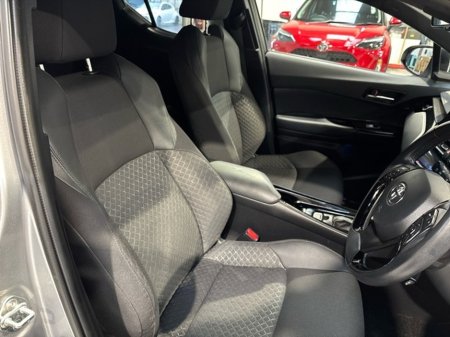 2024 Toyota C-HR HYBRID SPORT 4DR AUTO €33,950 thumbnail