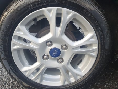 2016 Ford Fiesta ZETEC 1.0 65PS, 61,000KM !!! , Full Service History €9,995 thumbnail