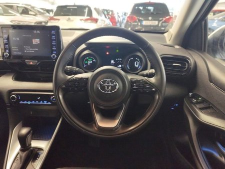 2024 Toyota Yaris - thumbnail 9