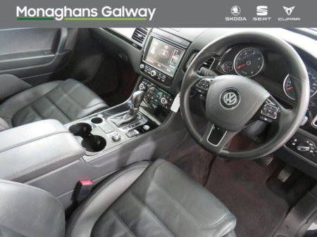 2018 Volkswagen Touareg 5 SEAT COMM 3.0 TDI 262BHP V6 AUTO €28,950 thumbnail