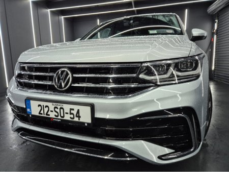 2021 Volkswagen Tiguan - view 2