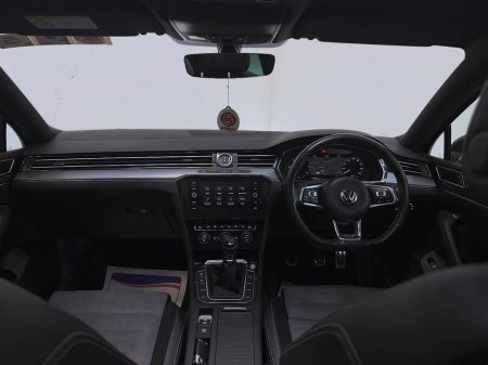 2018 Volkswagen Passat - thumbnail 11