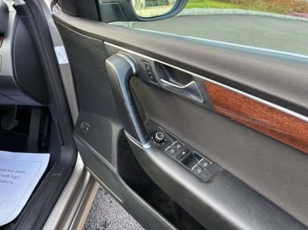 2012 Volkswagen Passat - thumbnail 10