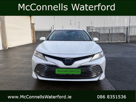 2017 Toyota Camry G Leather Hybrid €20,950 thumbnail