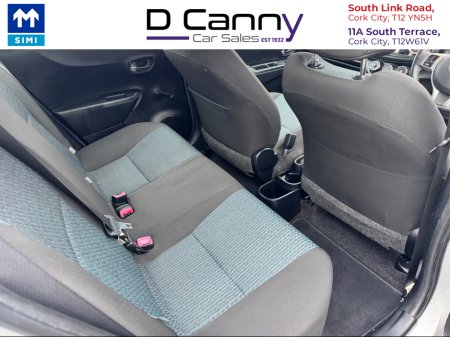 2012 Toyota Yaris - thumbnail 13