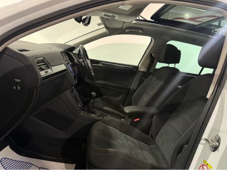 2018 Volkswagen Tiguan R Line 2.0 TDI 150HP 5DR €25,950 thumbnail