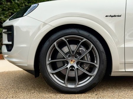 2024 Porsche Cayenne - thumbnail 7