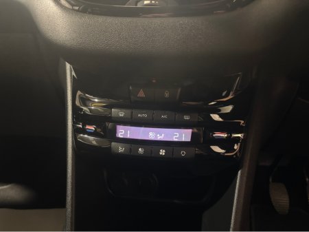 2014 Peugeot 208 - thumbnail 19