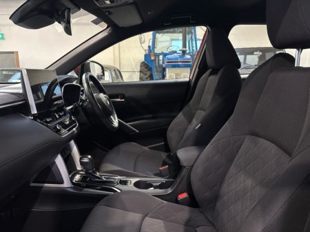 2024 Toyota Corolla Cross LUNA 1.8 HYBRID AUTO €33,750 thumbnail