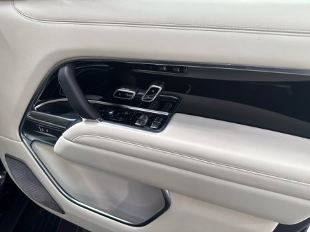 2026 Land Rover Range Rover - thumbnail 32