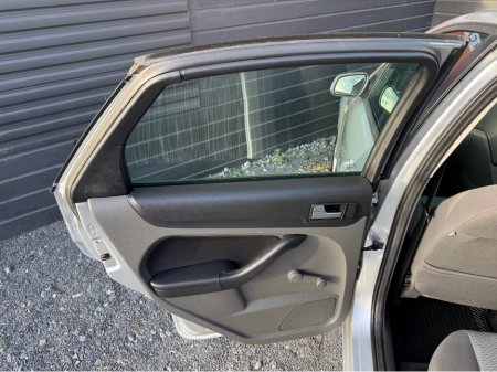 2008 Ford Focus STYLE 1.4 80PS 5DR €2,495 thumbnail