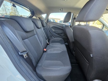 2016 Ford Fiesta - thumbnail 20