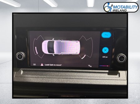 2022 Volkswagen Caddy Maxi Life Wheelchair Accessible €43,995 thumbnail