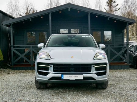 2024 Porsche Cayenne - thumbnail 2