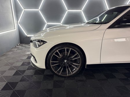 2016 BMW 3 Series - thumbnail 17