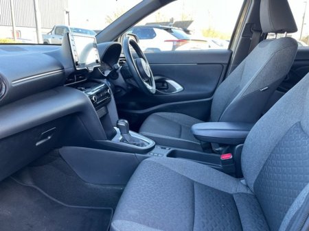 2023 Toyota Yaris Cross - thumbnail 6