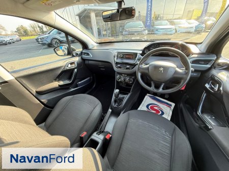 2016 Peugeot 208 - thumbnail 9