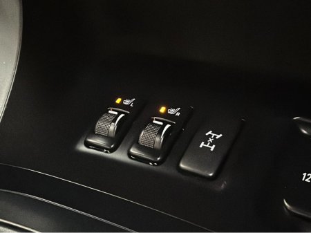 2004 Toyota Landcruiser - thumbnail 26