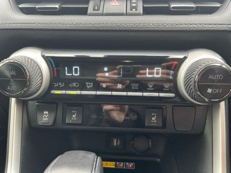 2025 Toyota Rav4 - thumbnail 14