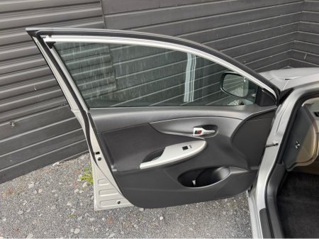 2013 Toyota Corolla - thumbnail 17