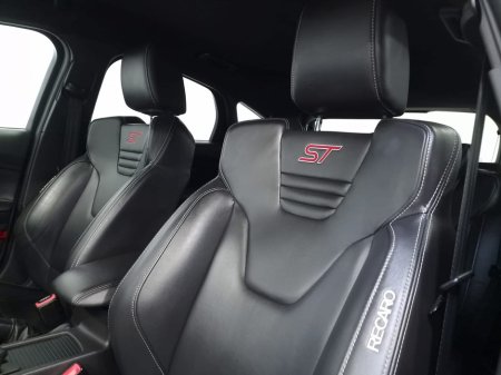 2015 Ford Focus 2.0 EcoBoost 250PS ST2 €18,950 thumbnail