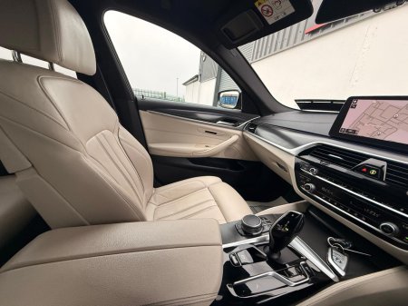 2022 BMW 5 Series - thumbnail 31