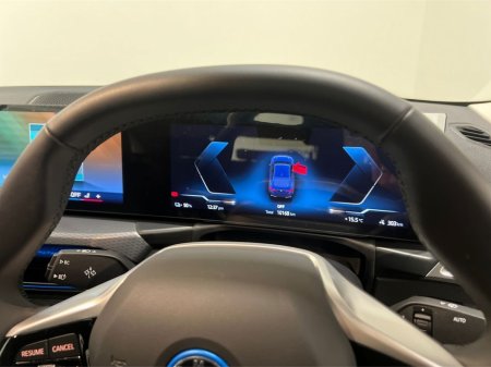 2025 BMW i4 - thumbnail 9