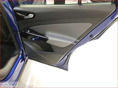 2023 Volkswagen ID.4 - thumbnail 16