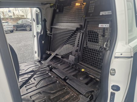 2020 Peugeot Partner - thumbnail 16