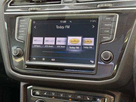 2017 Volkswagen Tiguan - thumbnail 15