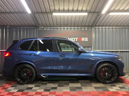 2022 BMW X5 xDrive45e xLine €59,950 thumbnail