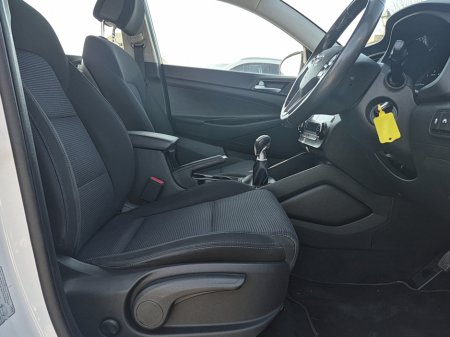 2017 Hyundai Tucson - thumbnail 31