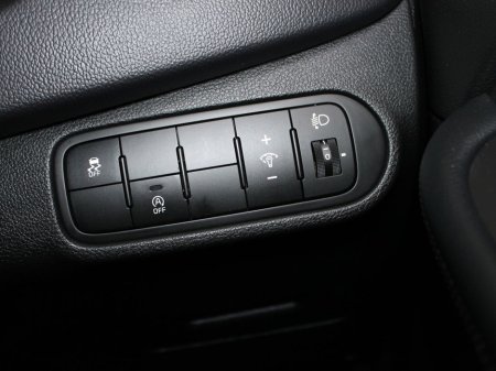 2017 Kia Carens 7 Seater EX 5DR €12,999 thumbnail