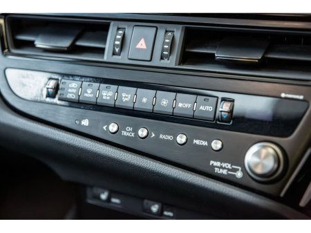 2022 Lexus ES 300 H ES Premuim Edition €39,899 thumbnail